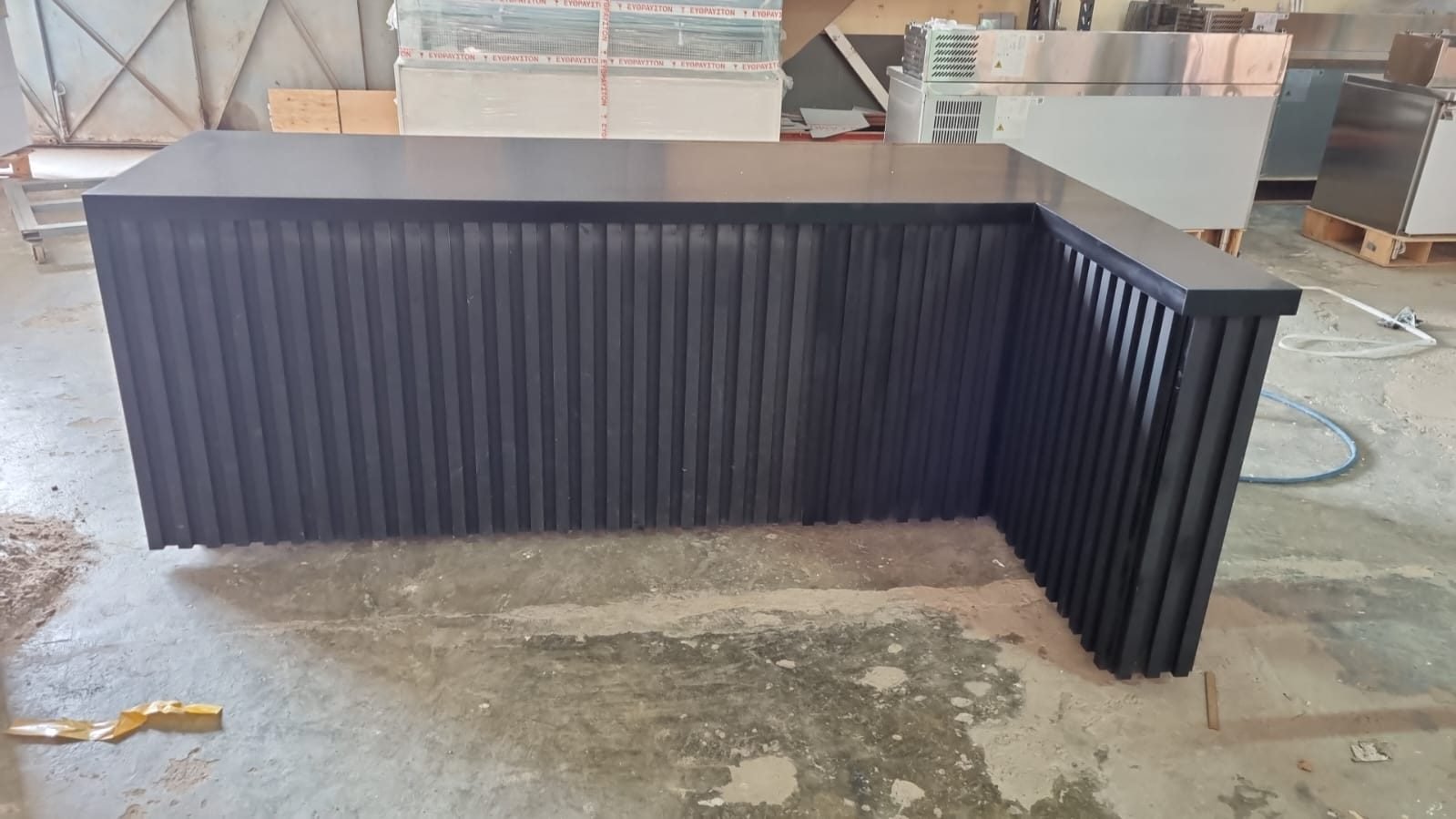 Comptoir d'accueil inox noir mat